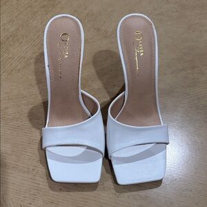 White Women's Slide Sandals